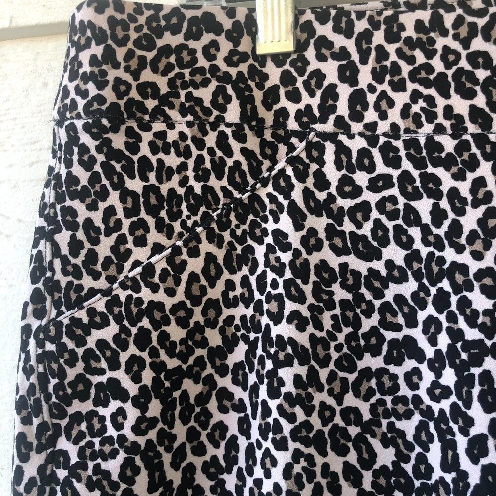 New with Tags! Chico's Travelers Collection Cheetah Charm Crepe Stretch Pant - Picture 11 of 15